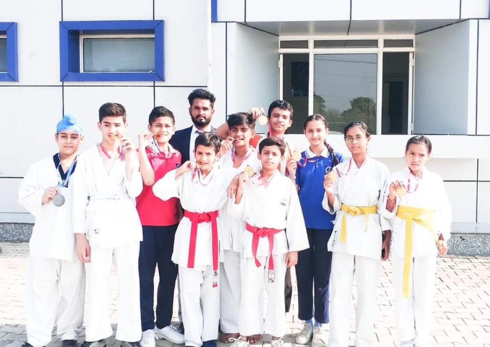 Traditional karate do Association of Jammu and Kashmir organised a *Jammu Divisional karate-Do Championship* in J&K sports council stadium Bhagwati Nagar Jammu on *17th. 2024-25* .