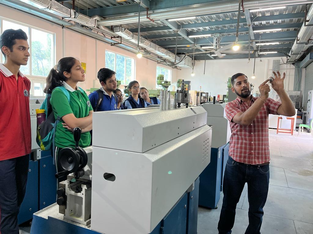Students of DBN AMARVILLA Visited IIT Jammu