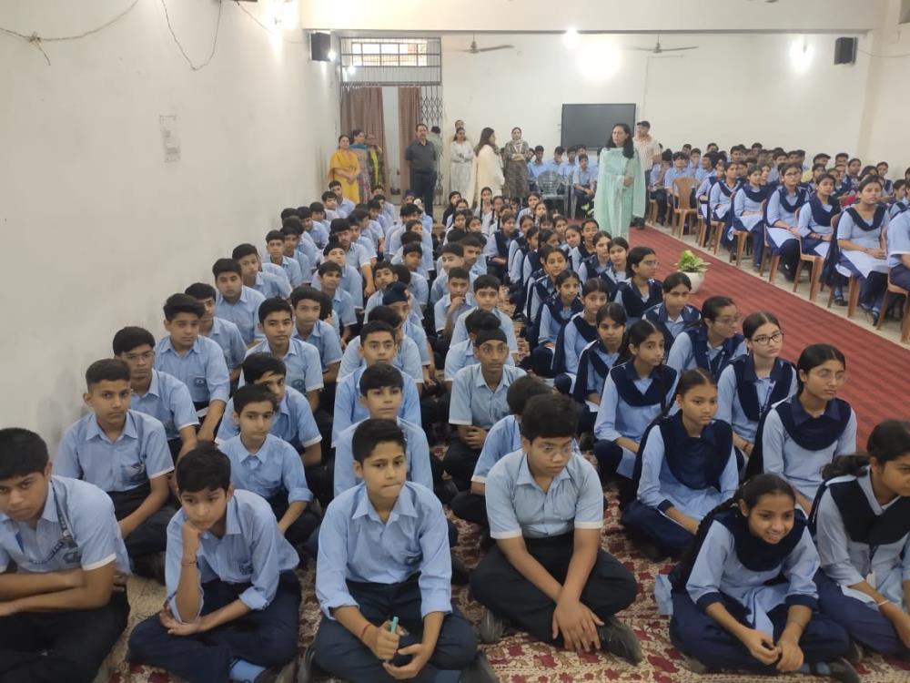 DBN Vidya Mandir Amarvilla felicitated the board toppers