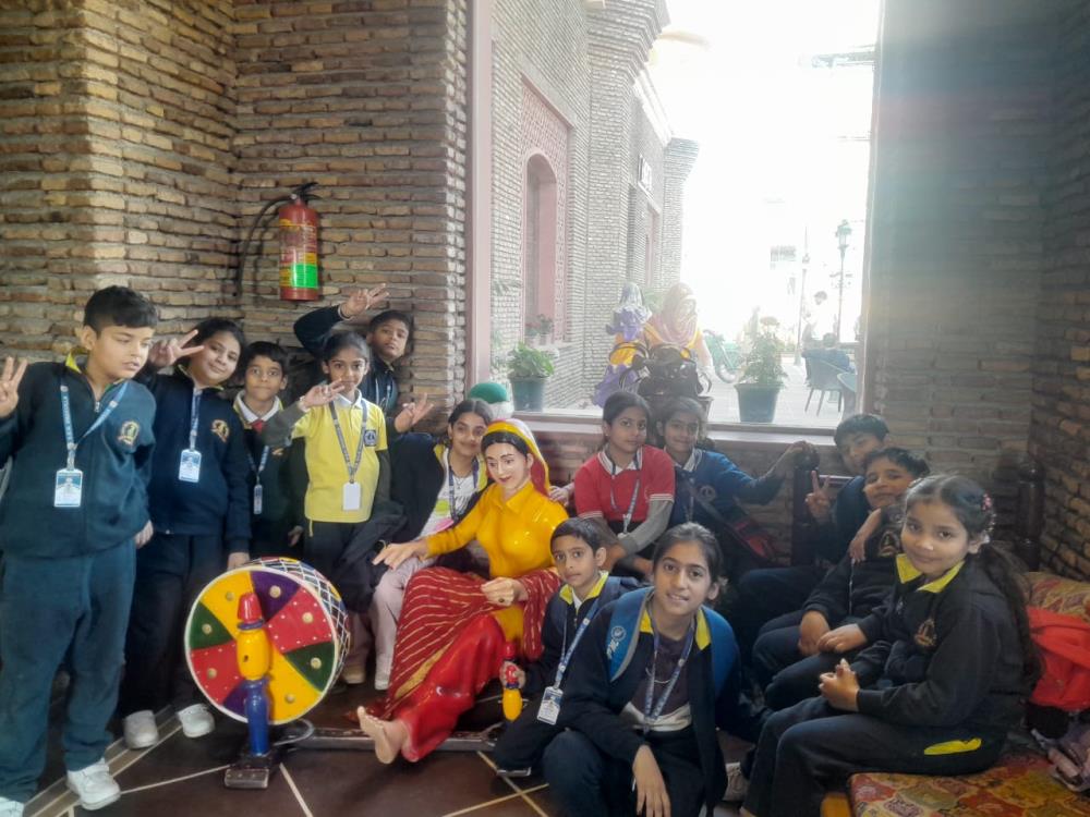 PICNIC AT PUNJABI HAVEL ( CLASS 3 TO 7)