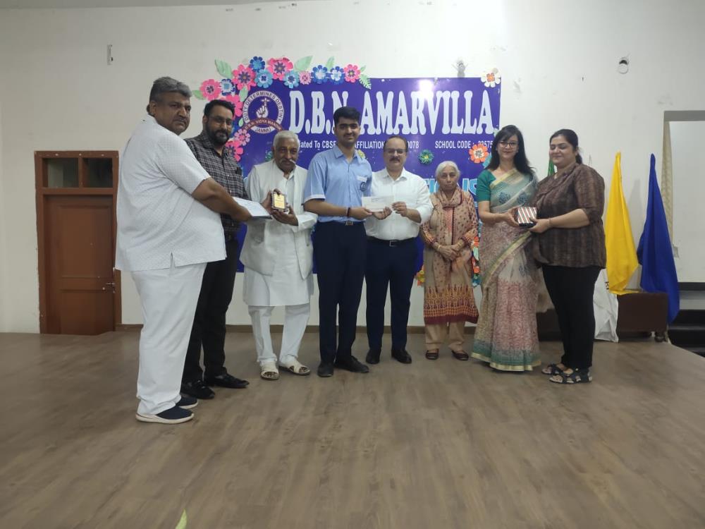 DBN Vidya Mandir Amarvilla felicitated the board toppers